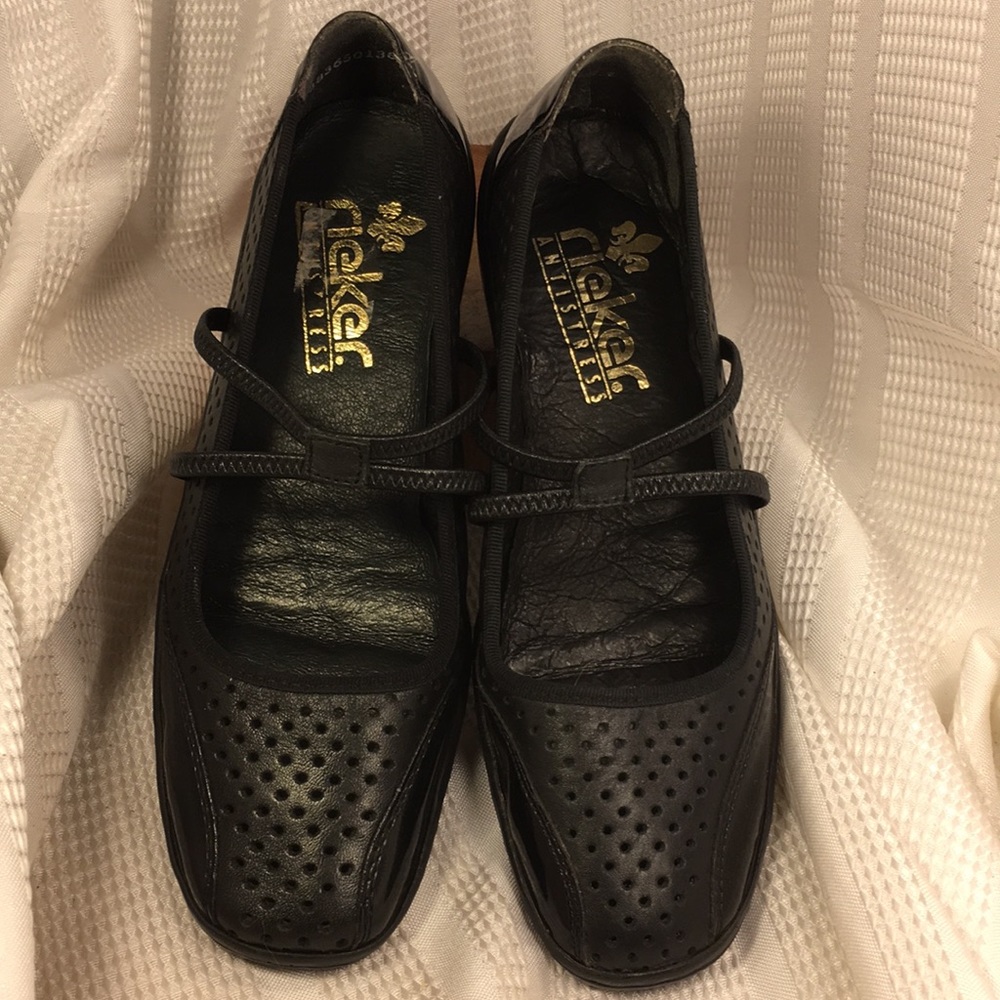 Rieker Almost New, laser cut leather comfy flats